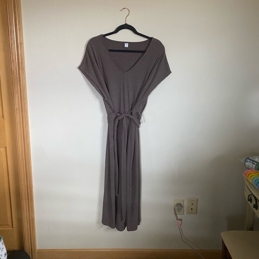 Old Navy Beige Midi Sweater Dress